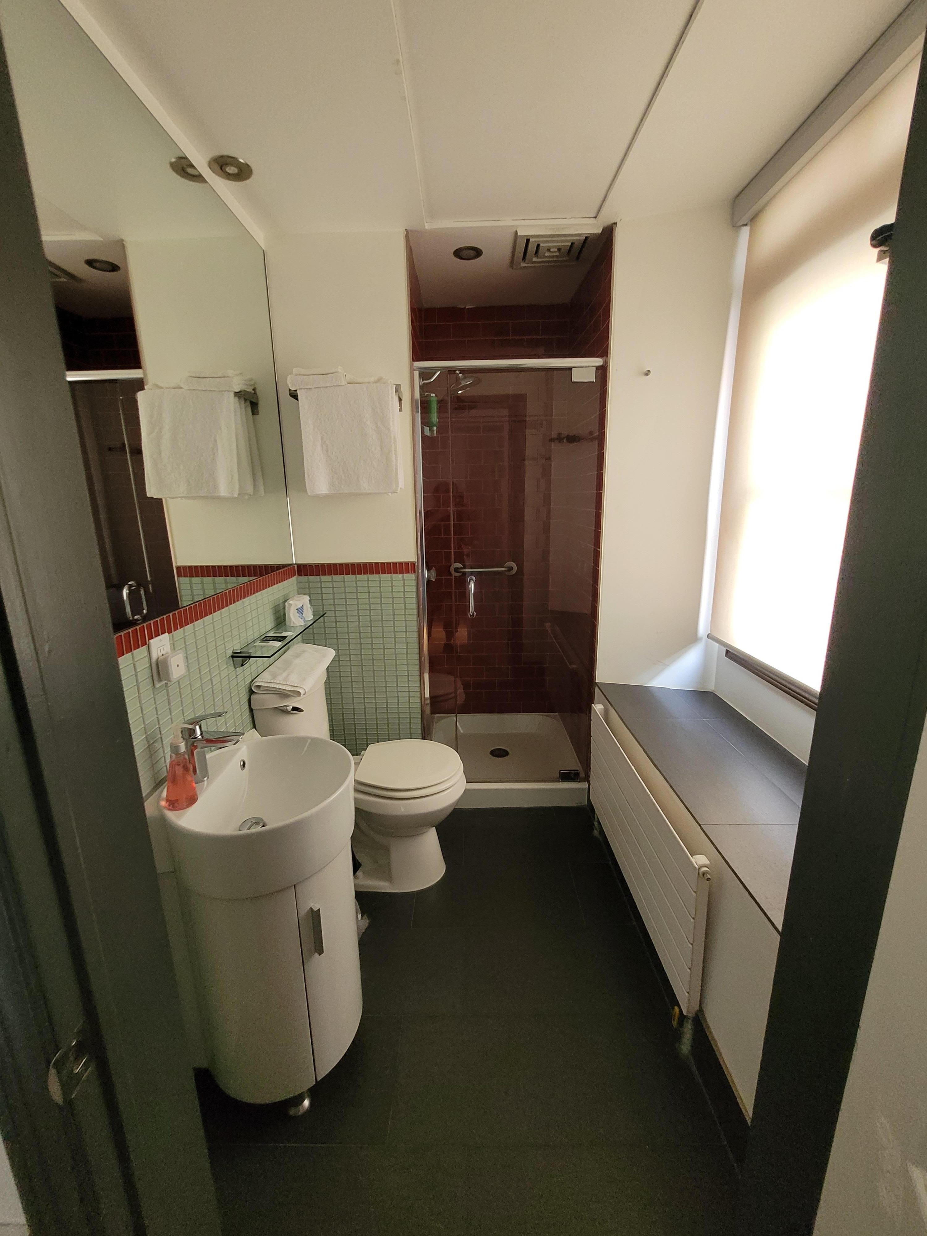 Cute, stylish bathroom