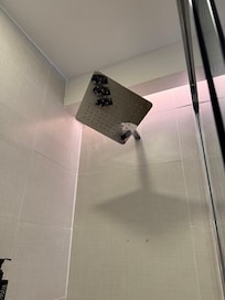 Walls need to be renovated