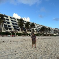 Pyramid Hotel Oasis beach front
