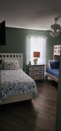 Second bedroom