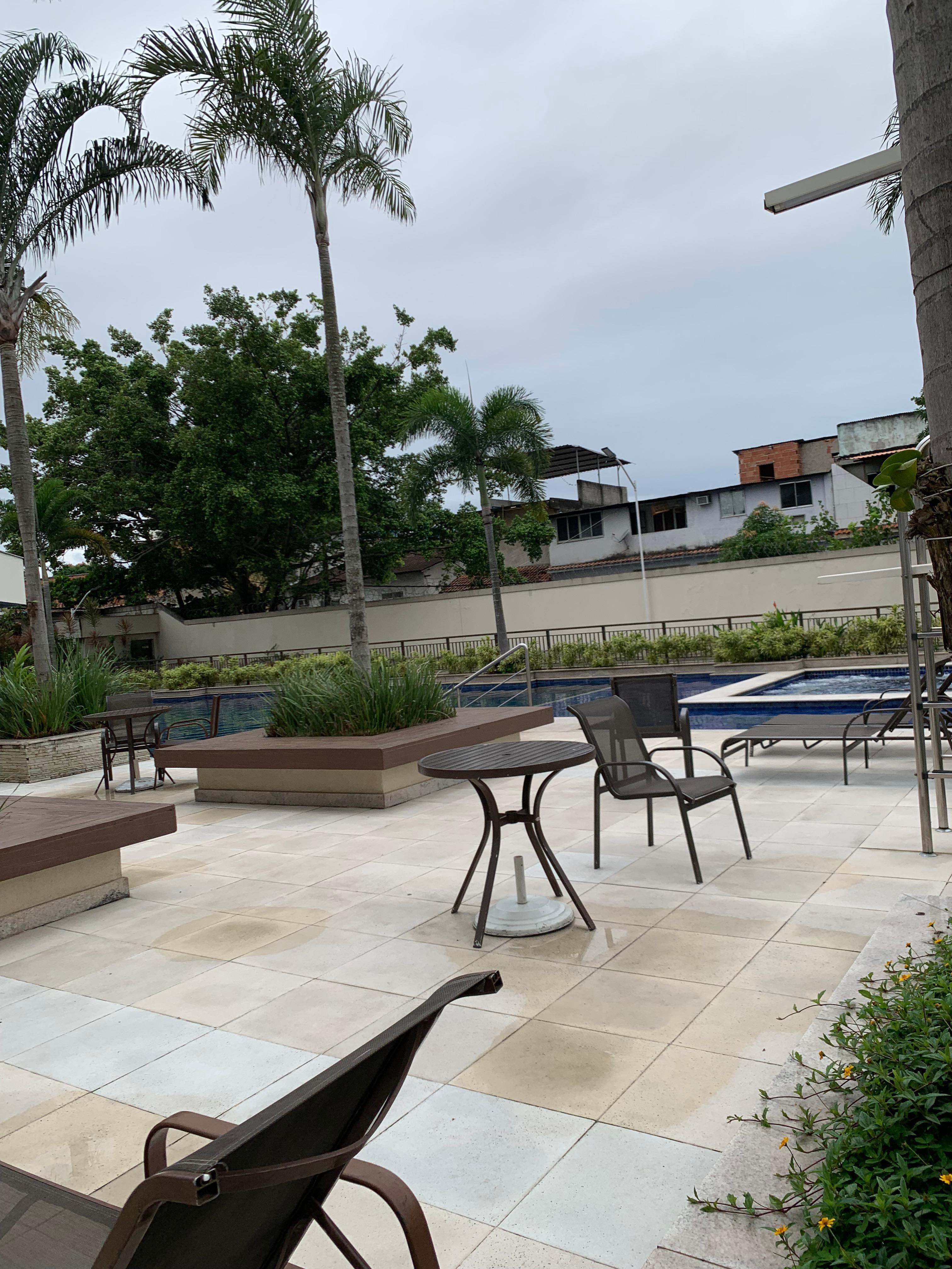 Área da piscina, academia e sauna 