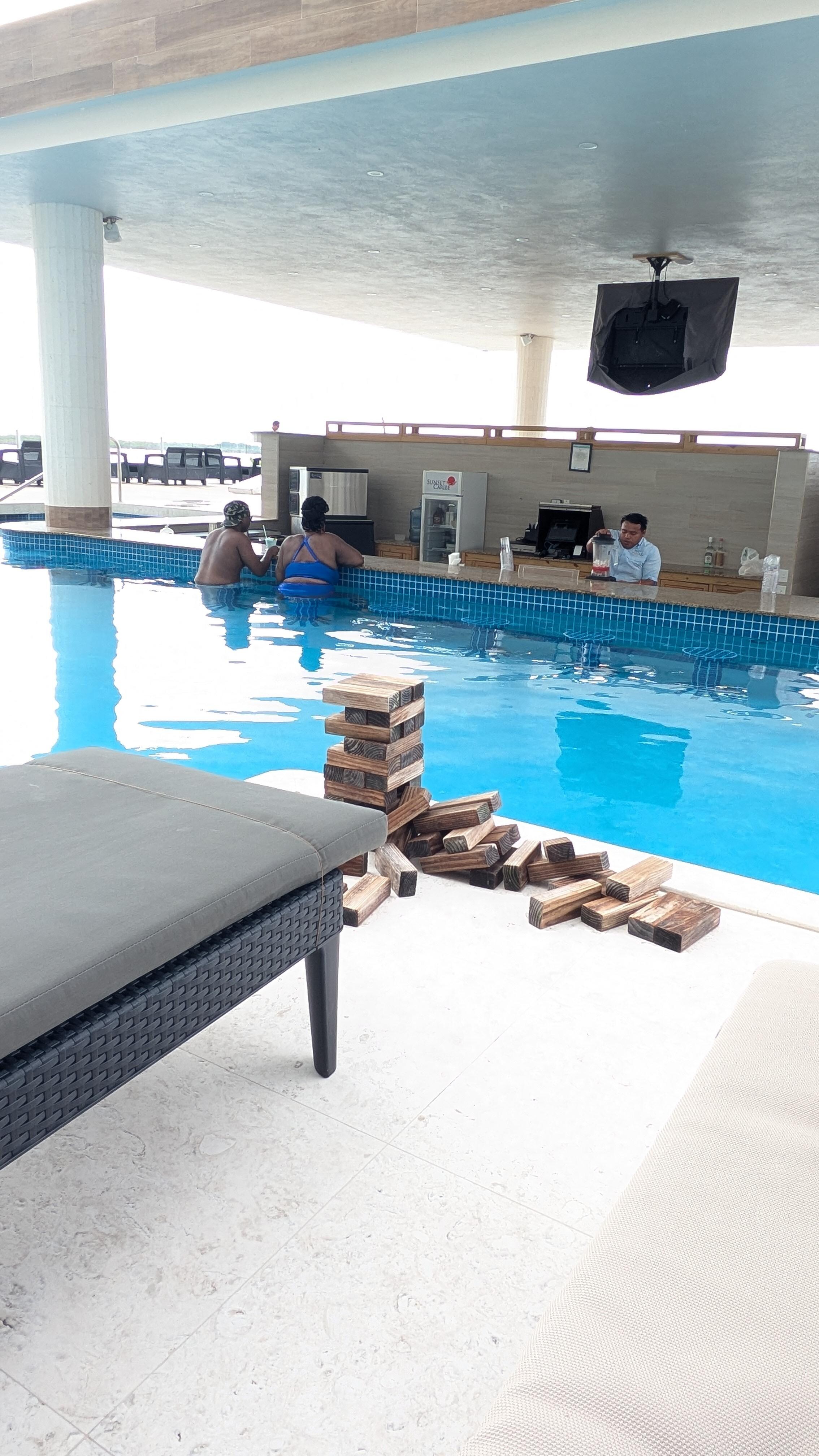 The Swim up BAR