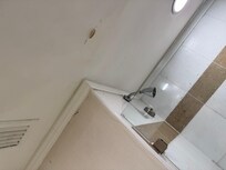 Techo del baño descascarado