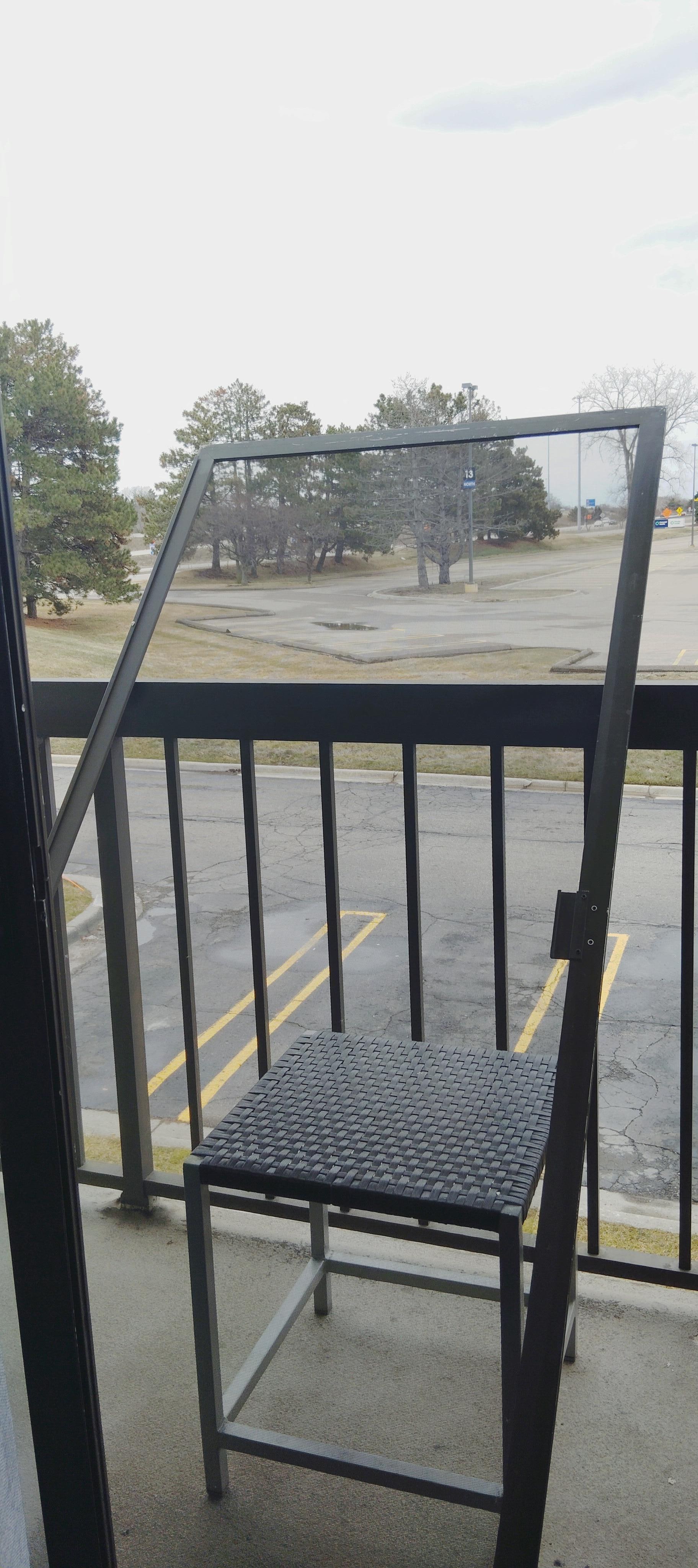 THIS WAS MY ORIGINAL ROOM...TERRIBLE