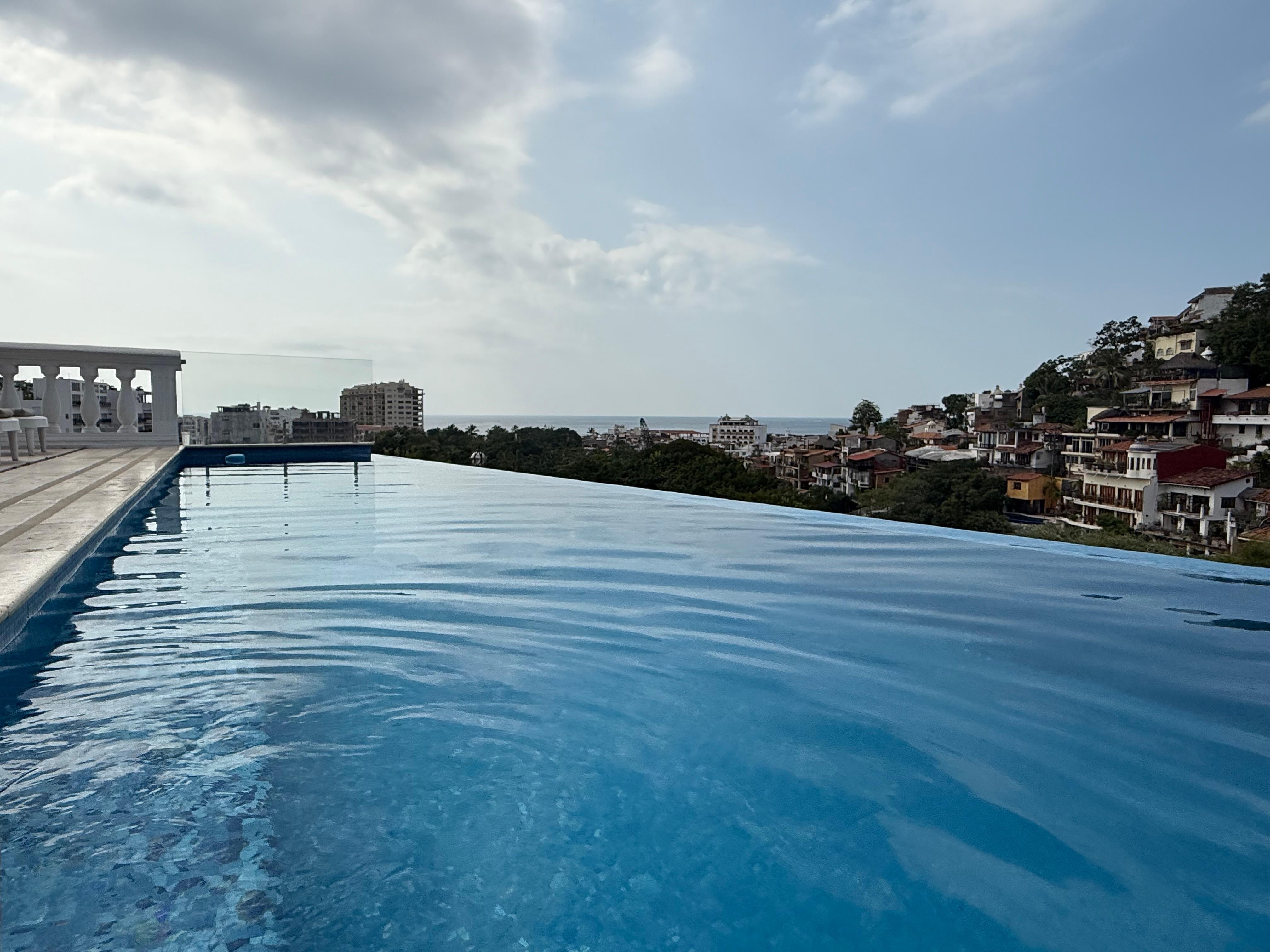 7th floor infinity pool