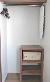 Broken safe without a lock