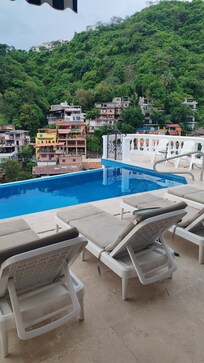 Alberca - deck 7