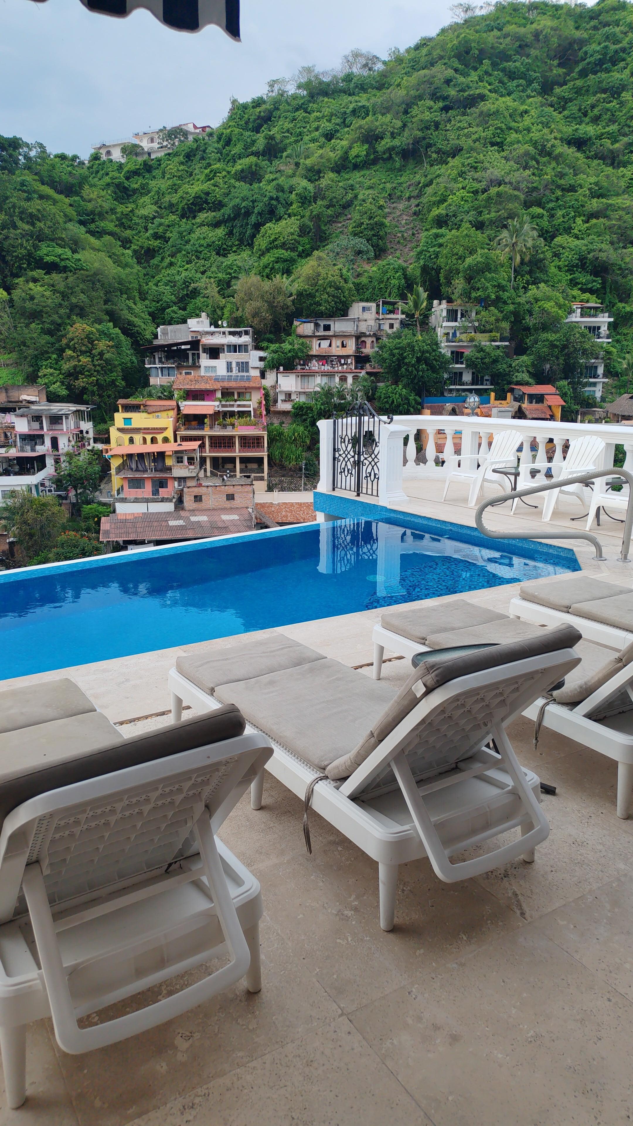 Alberca - deck 7
