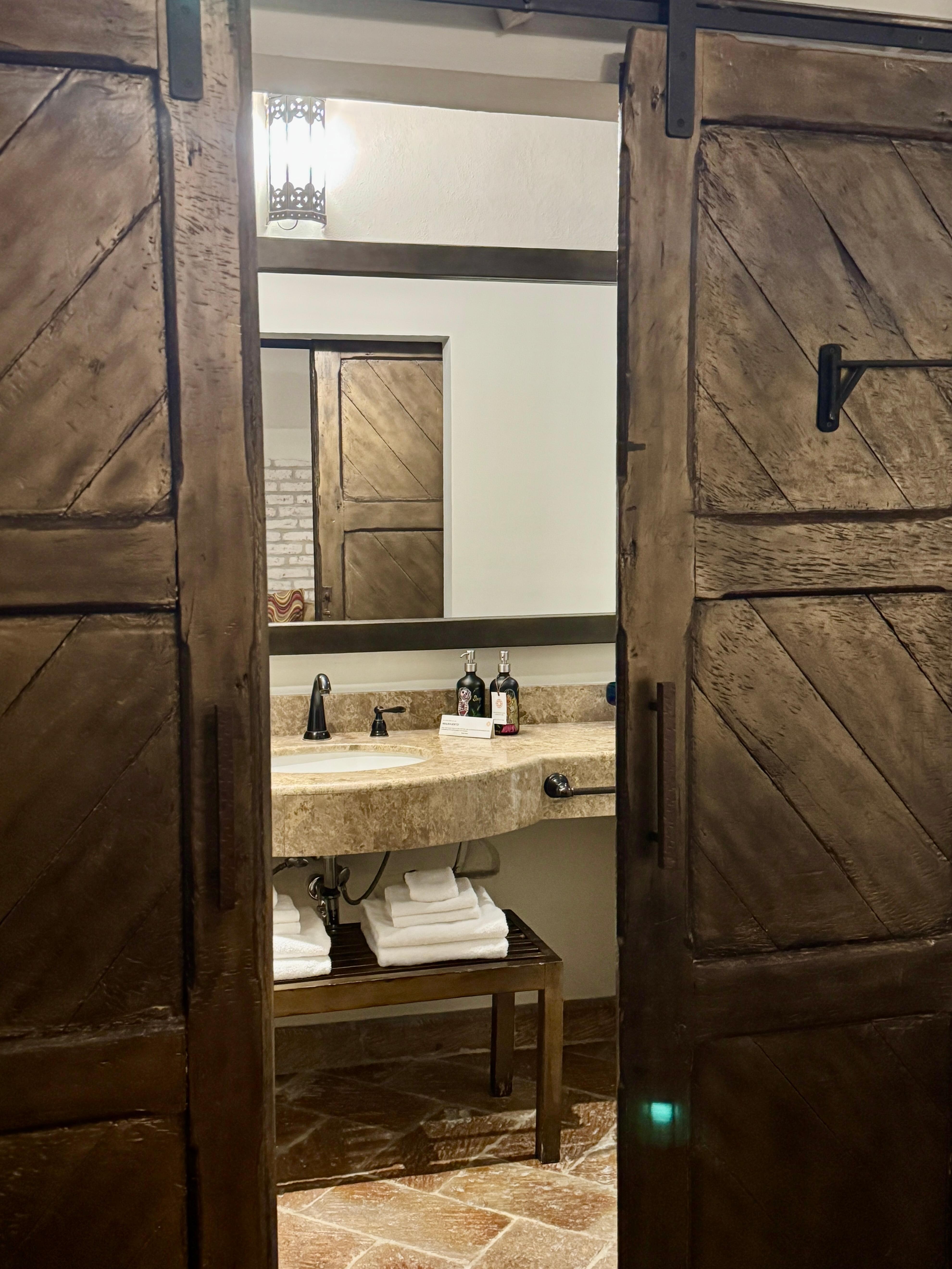 Well equipped bathroom