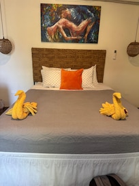 Queen bed comfy