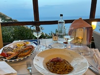Aftensmad i restauranten