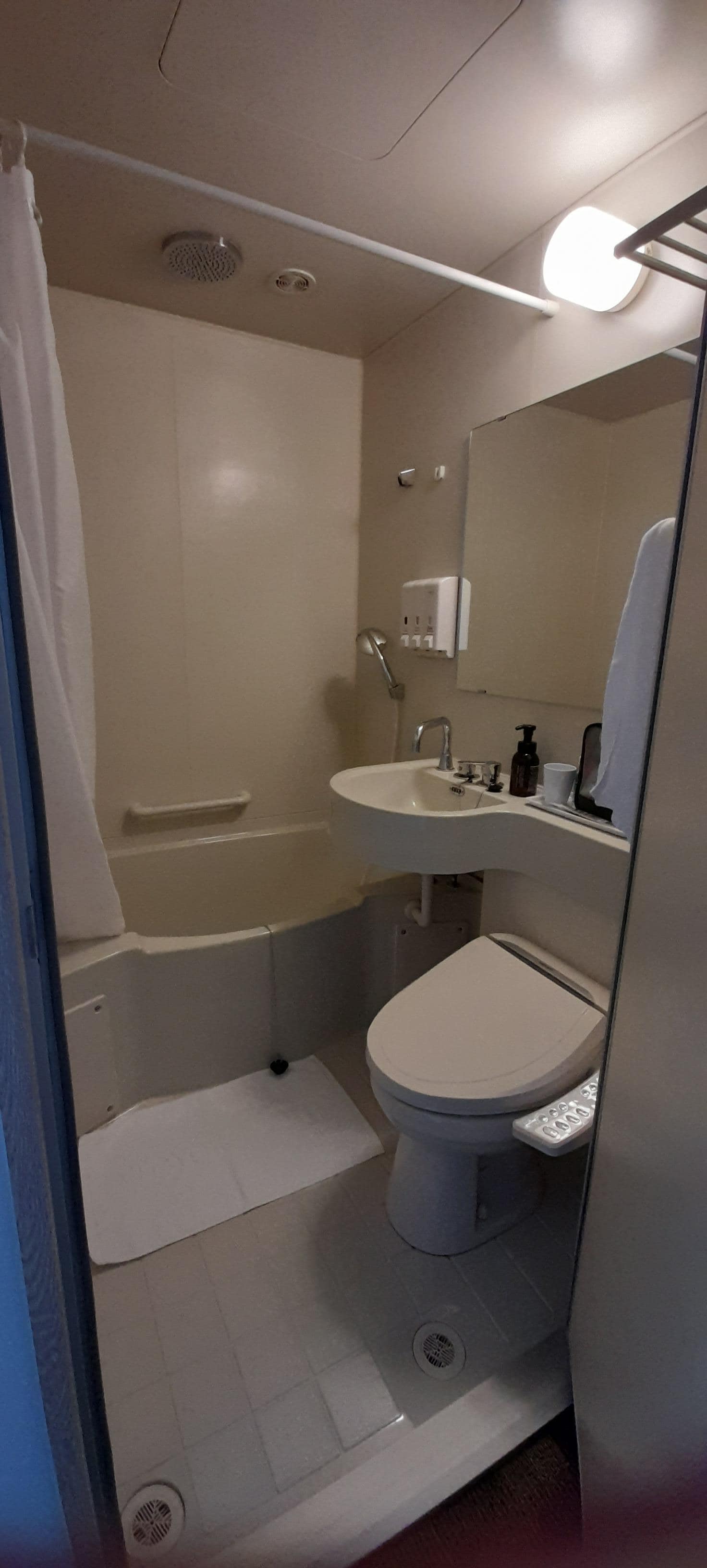 Toilet, shower &bath