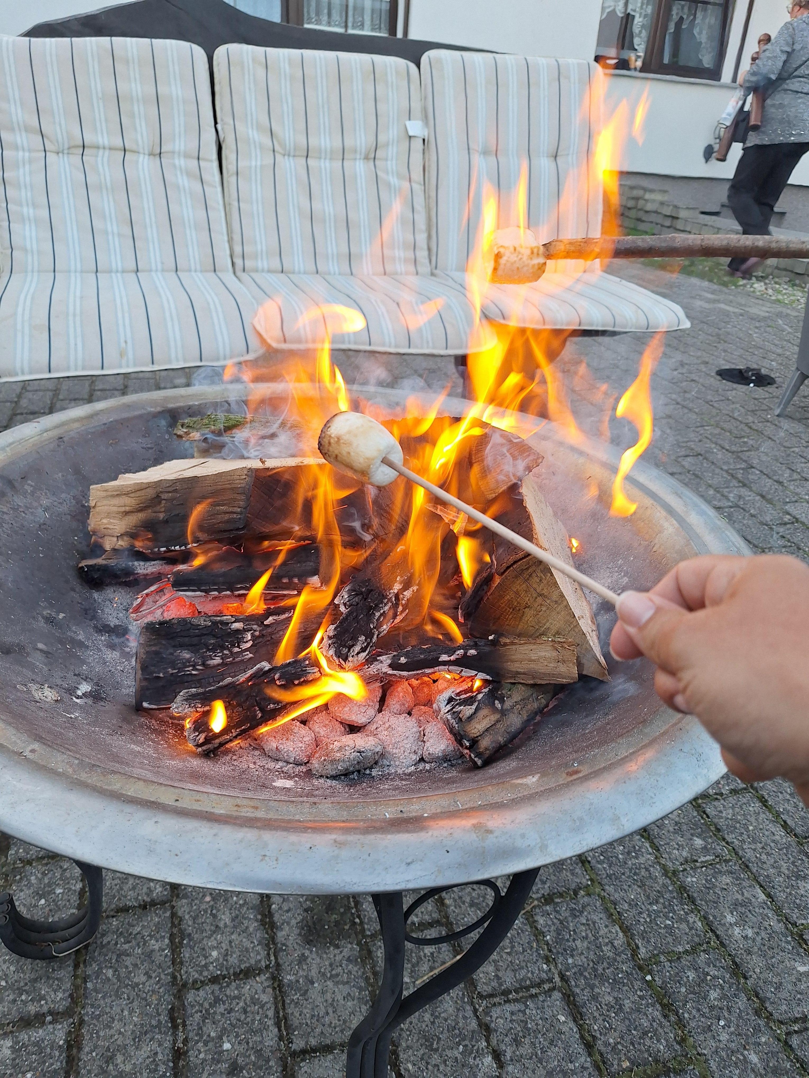 Grill und Feuerschale sind spitze