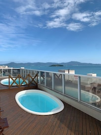 Vista da Piscina / Terraço