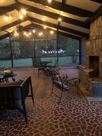 Beautiful screened room! Perfect for relaxing.