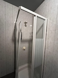 Salle de bains en mauvais etat