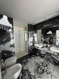 Spacious bathroom with excellent shower