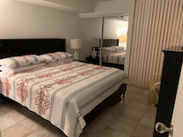 Bedroom (king size bed was comfy!)