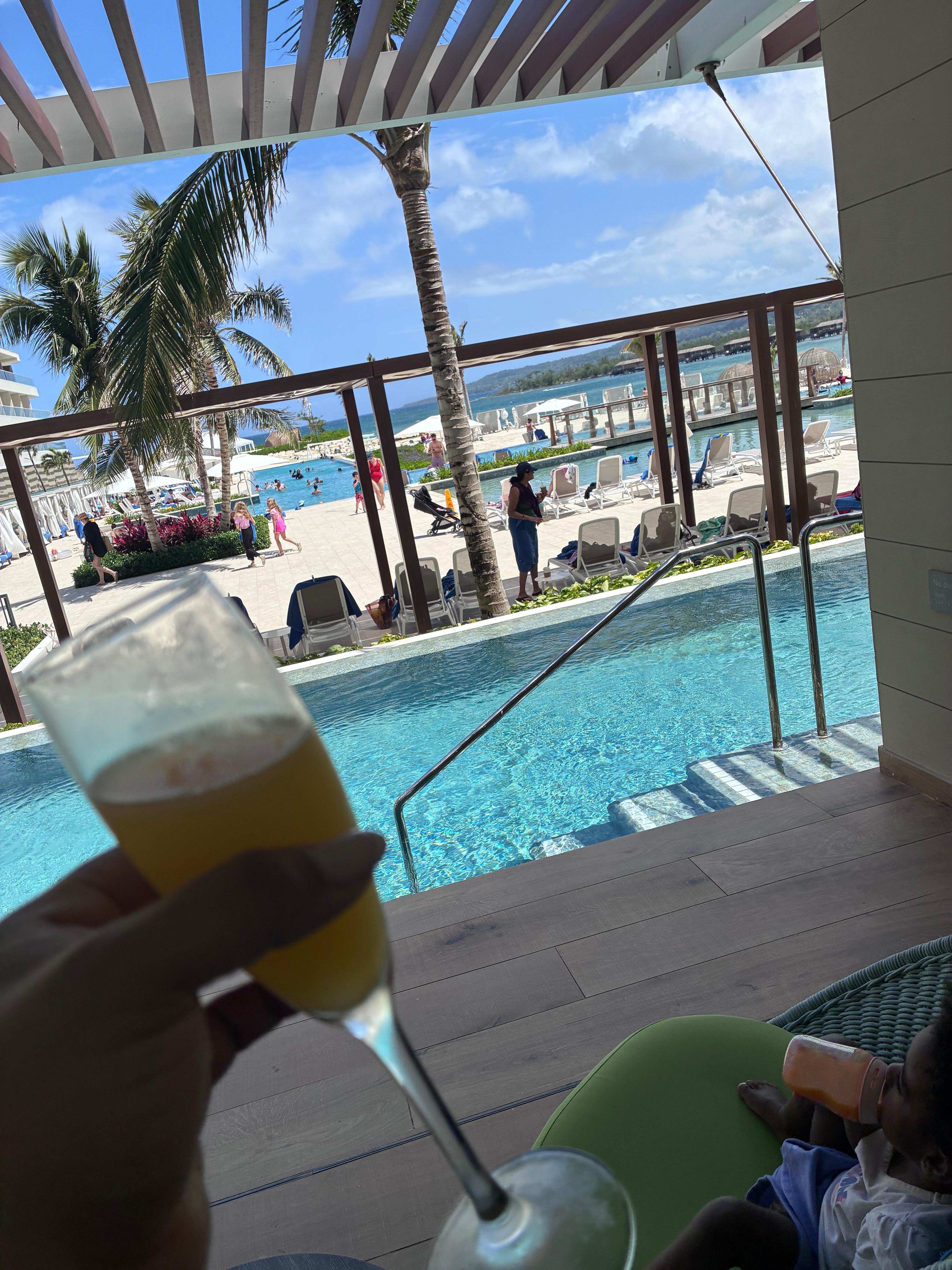 In room swim up pool.