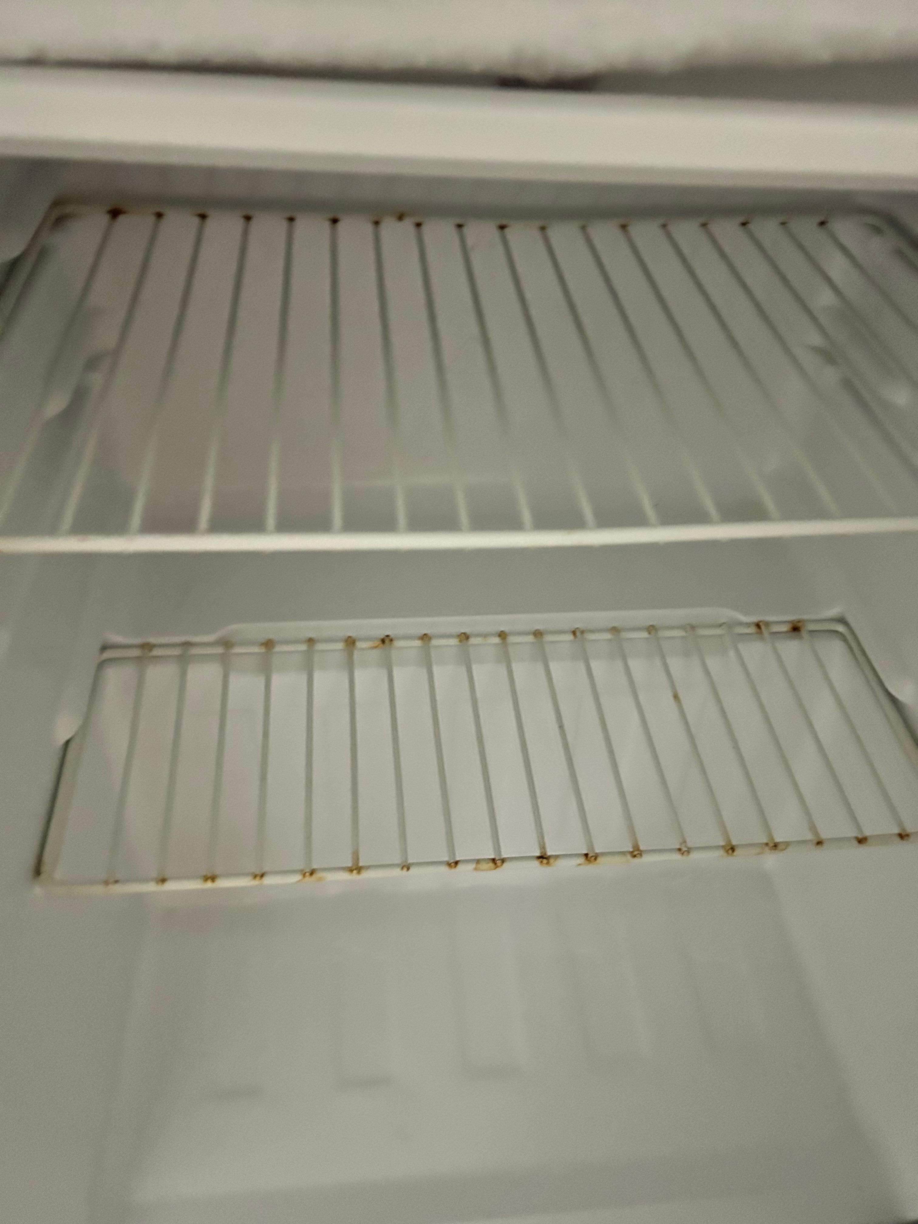 Rust refrigerator not clean 
