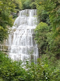 Une des cascades du hérisson.