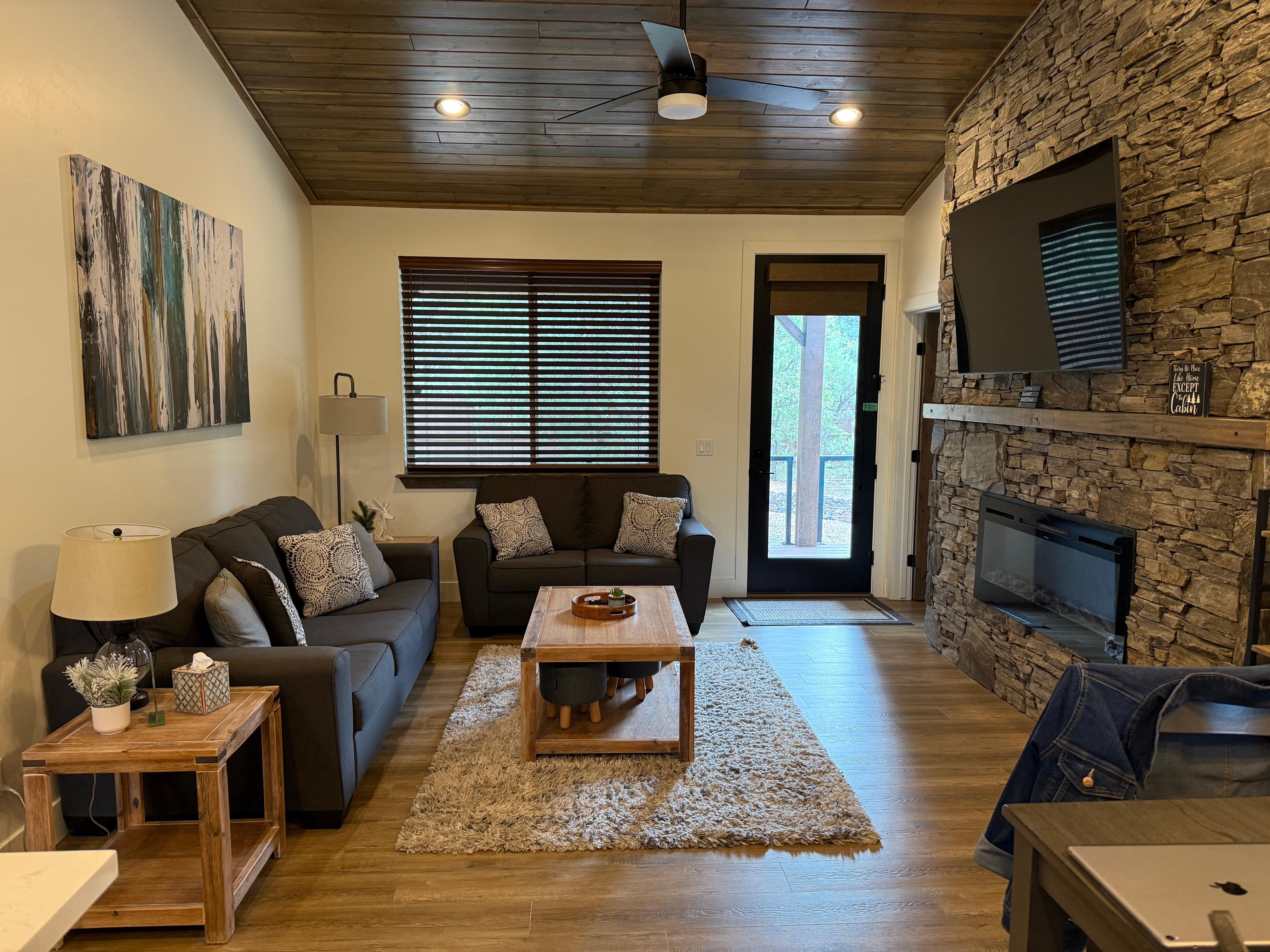 Living area and kitchen 