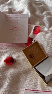 The lead concierge Julian Vasquez made our anniversary stay special force. He had a surprise, waiting for us in our room with a nice card and a box of chocolate.