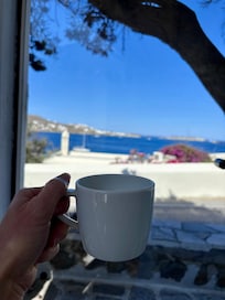Delicious breakfast, cheers! ☕️