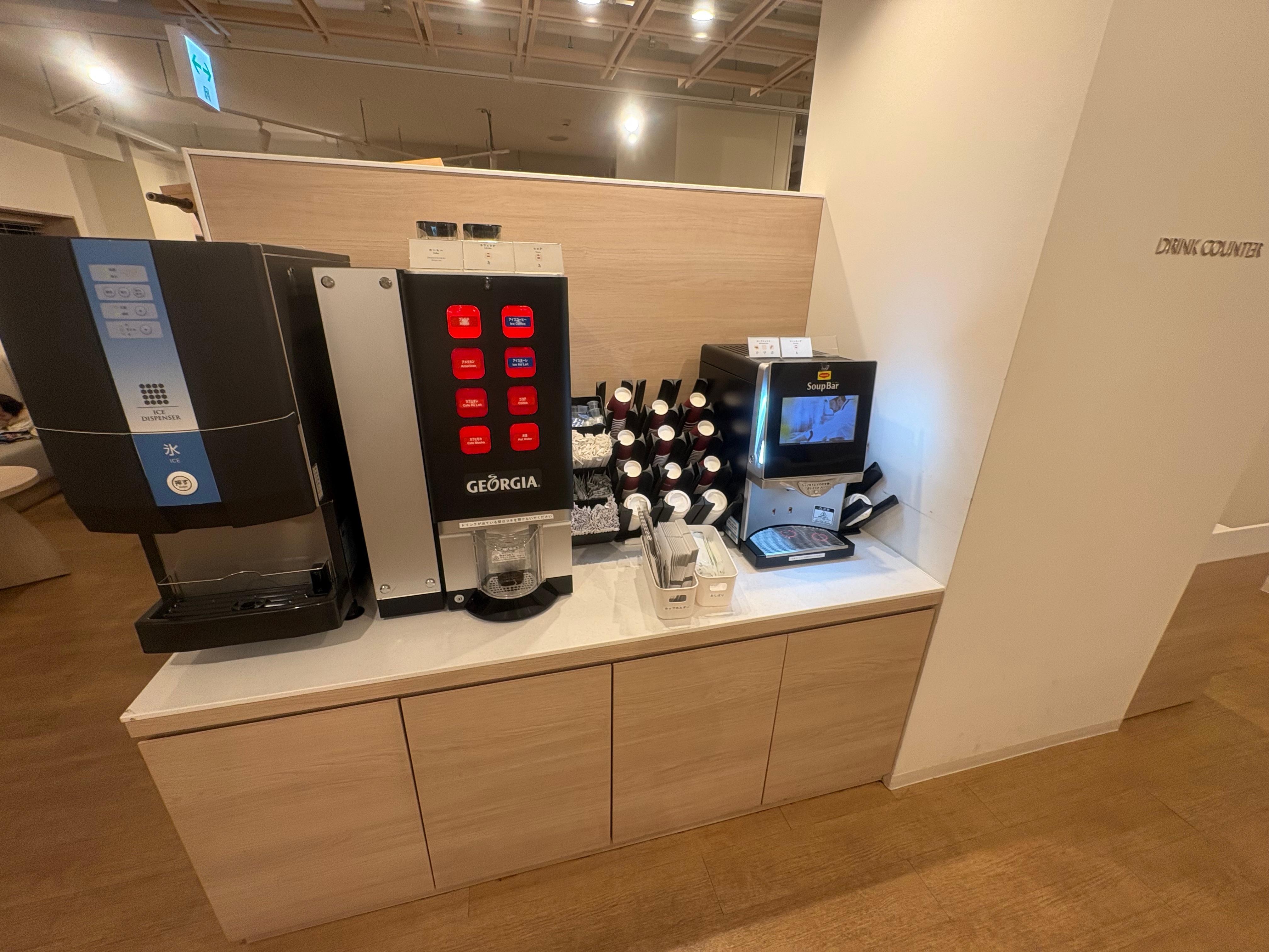 ドリンクバー（hot）とスープバー