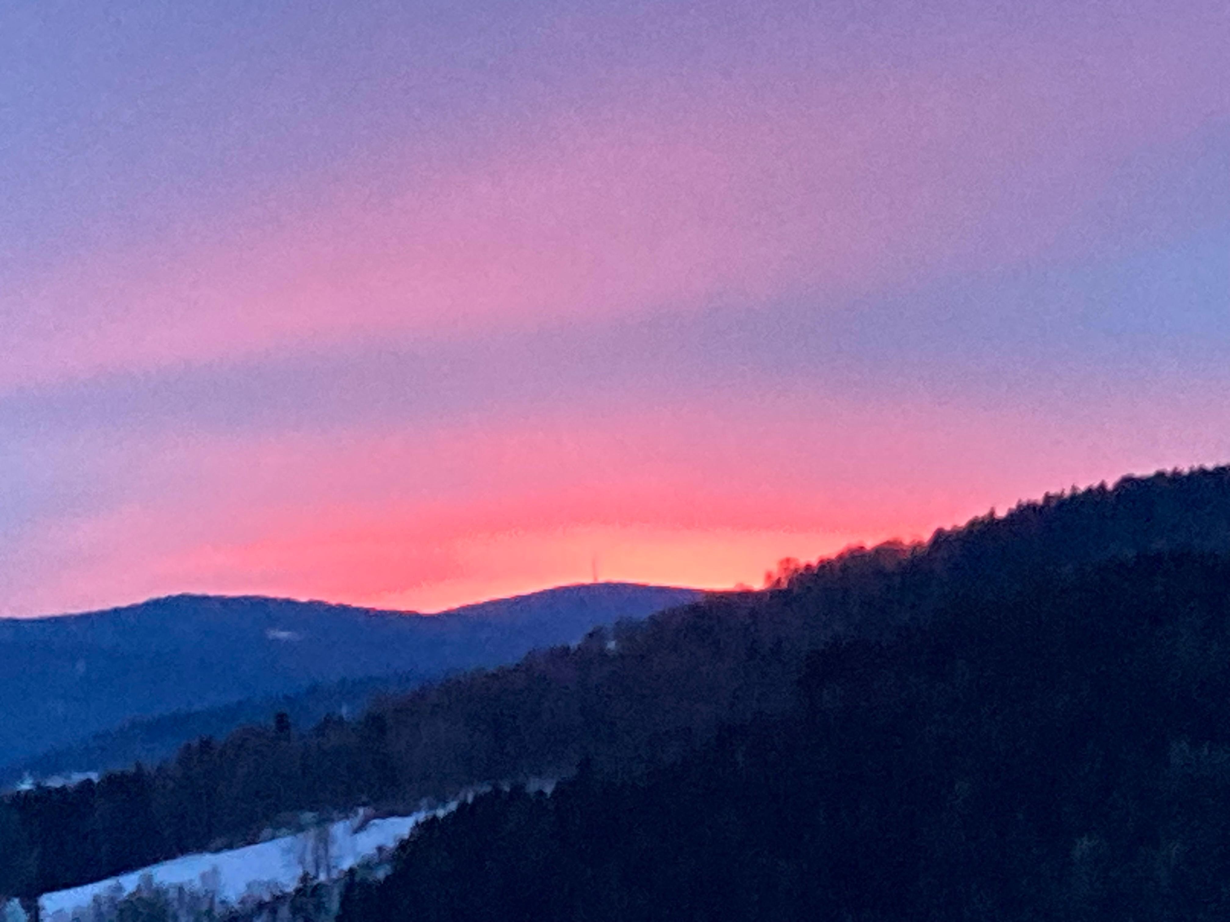 Sonnenuntergang auf dem Rad- und Fußweg nach Grafenau