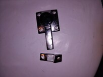 loquet se refermant sur lui même démonté par le serrurier