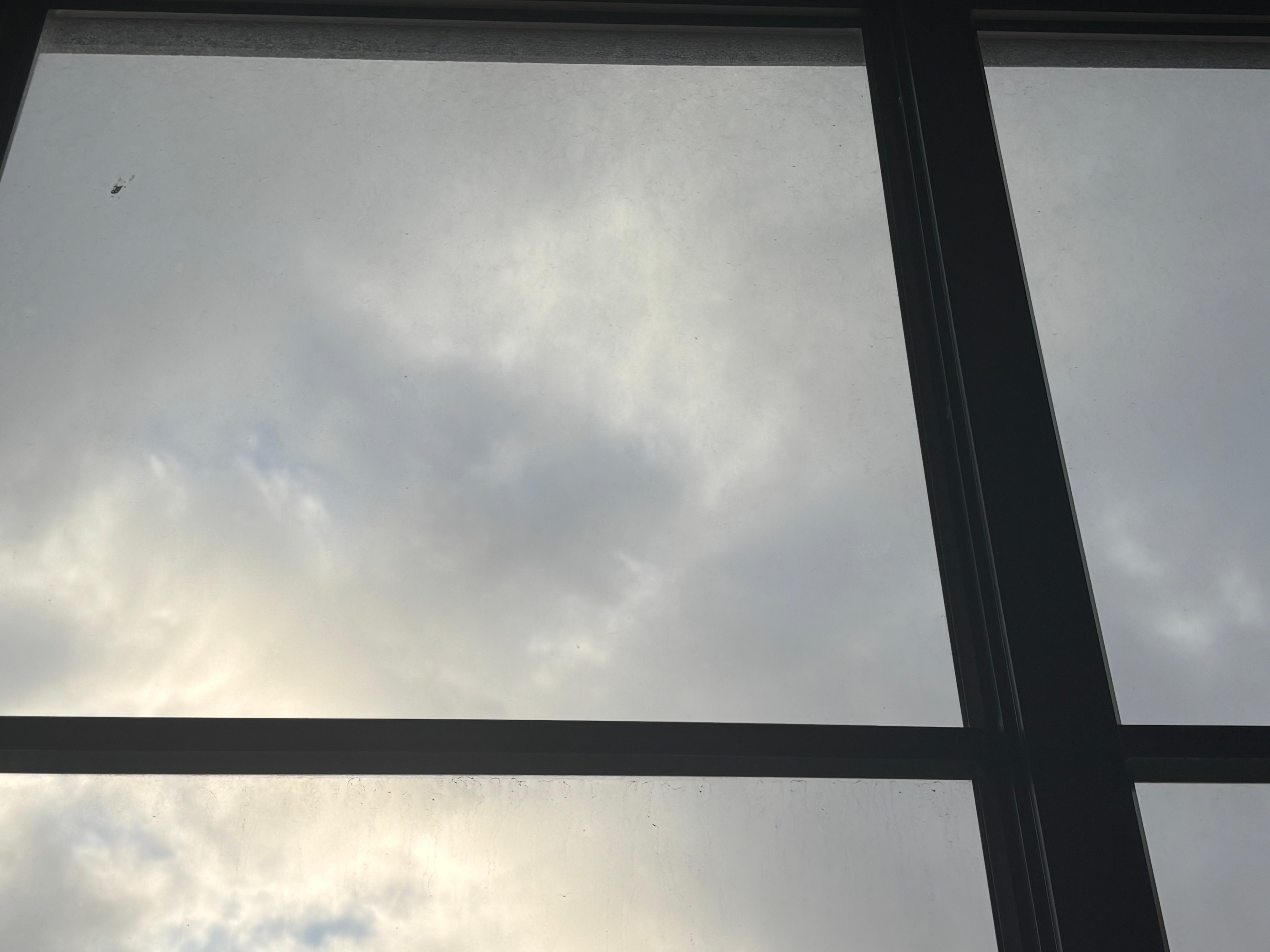 Windows in the room, dirty 