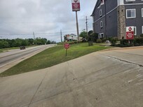 The sign for 18 Wheeler's. As you can see they have room to correct the transition but choose not to.