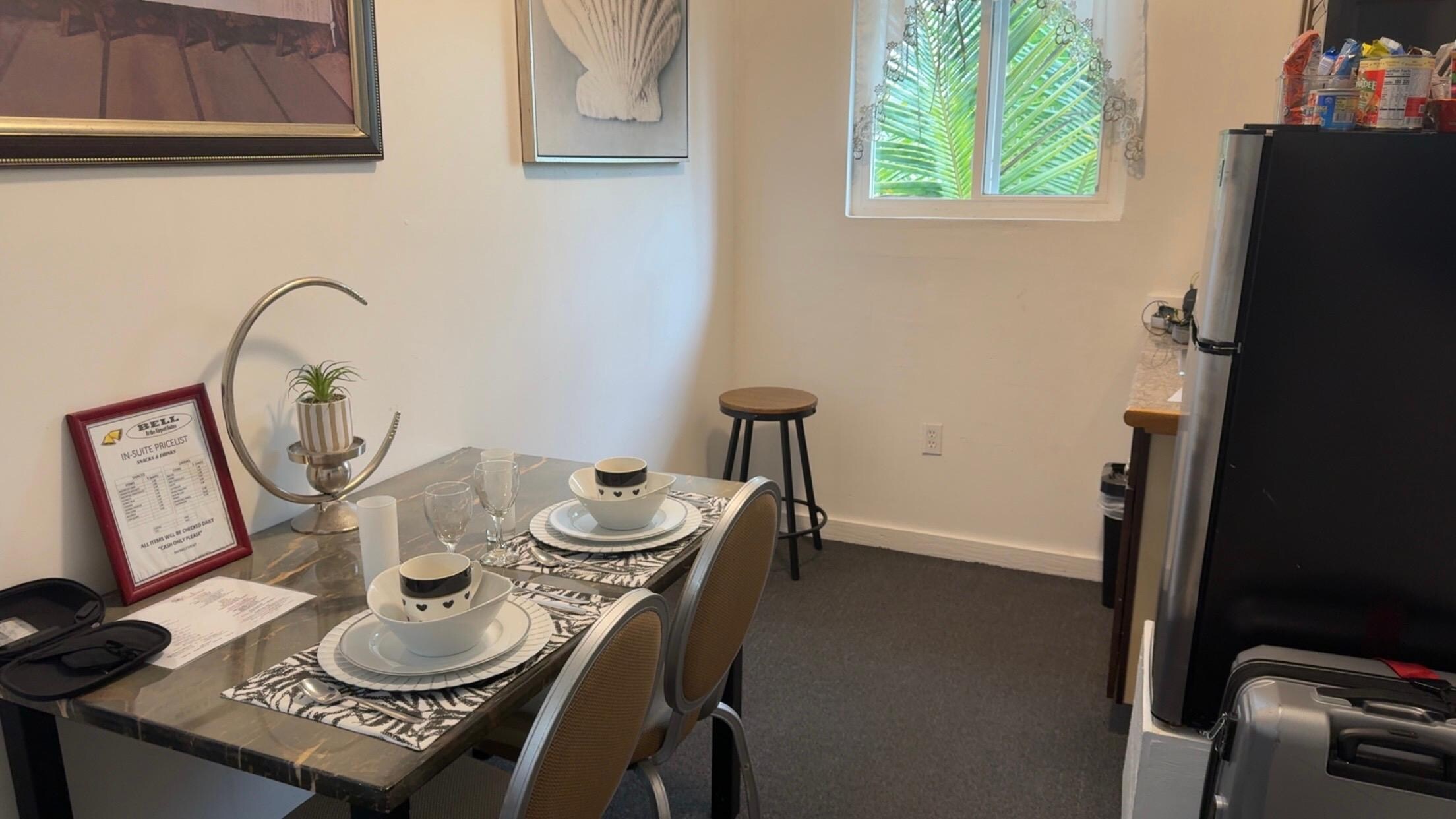 Kitchen with dining table 