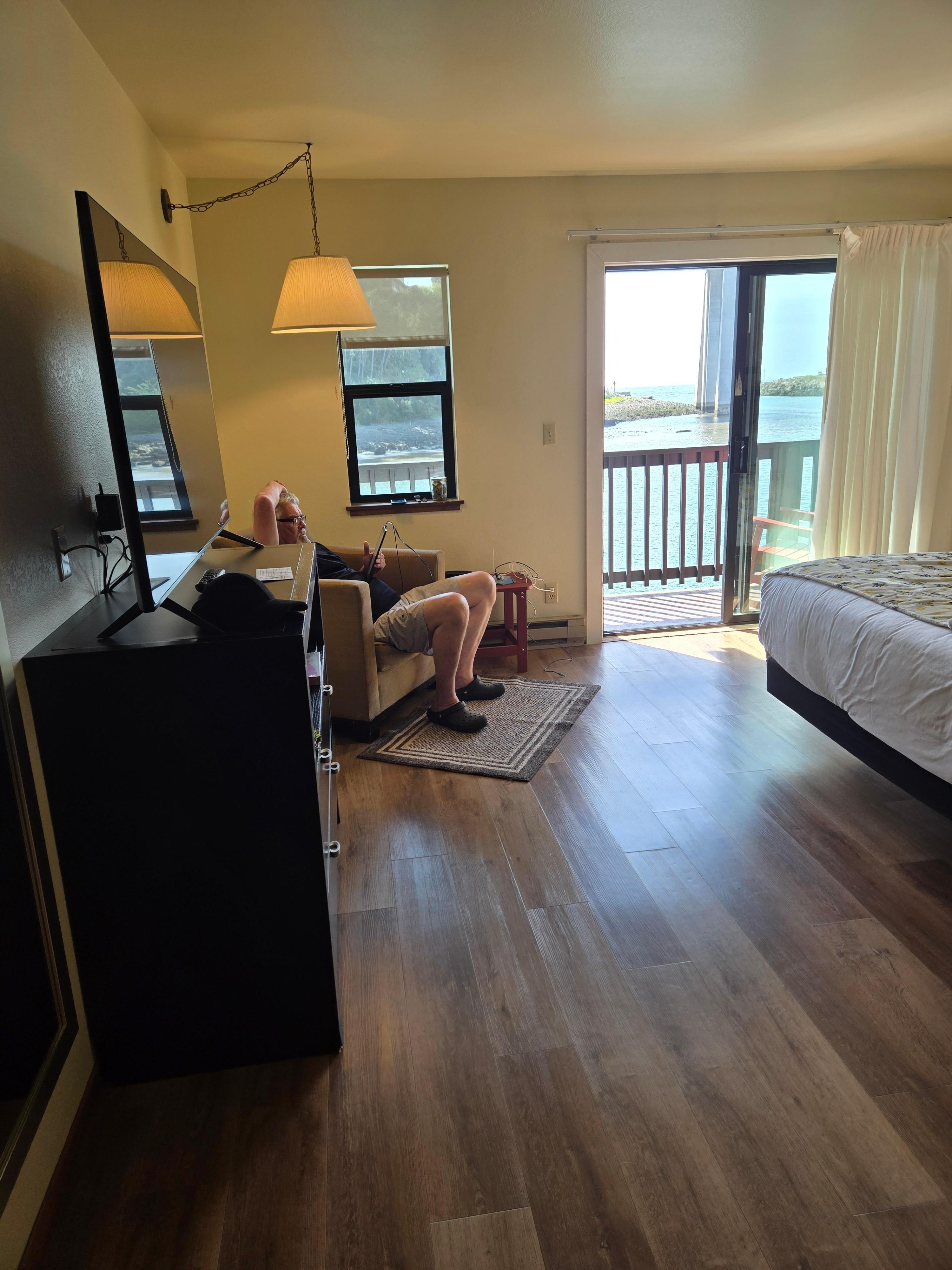 Nice clean room, large t.v., beautiful porch balcony. 