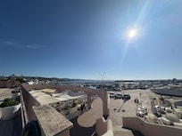 Nearby port within walking distance
