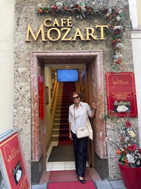 Mozart Cafe