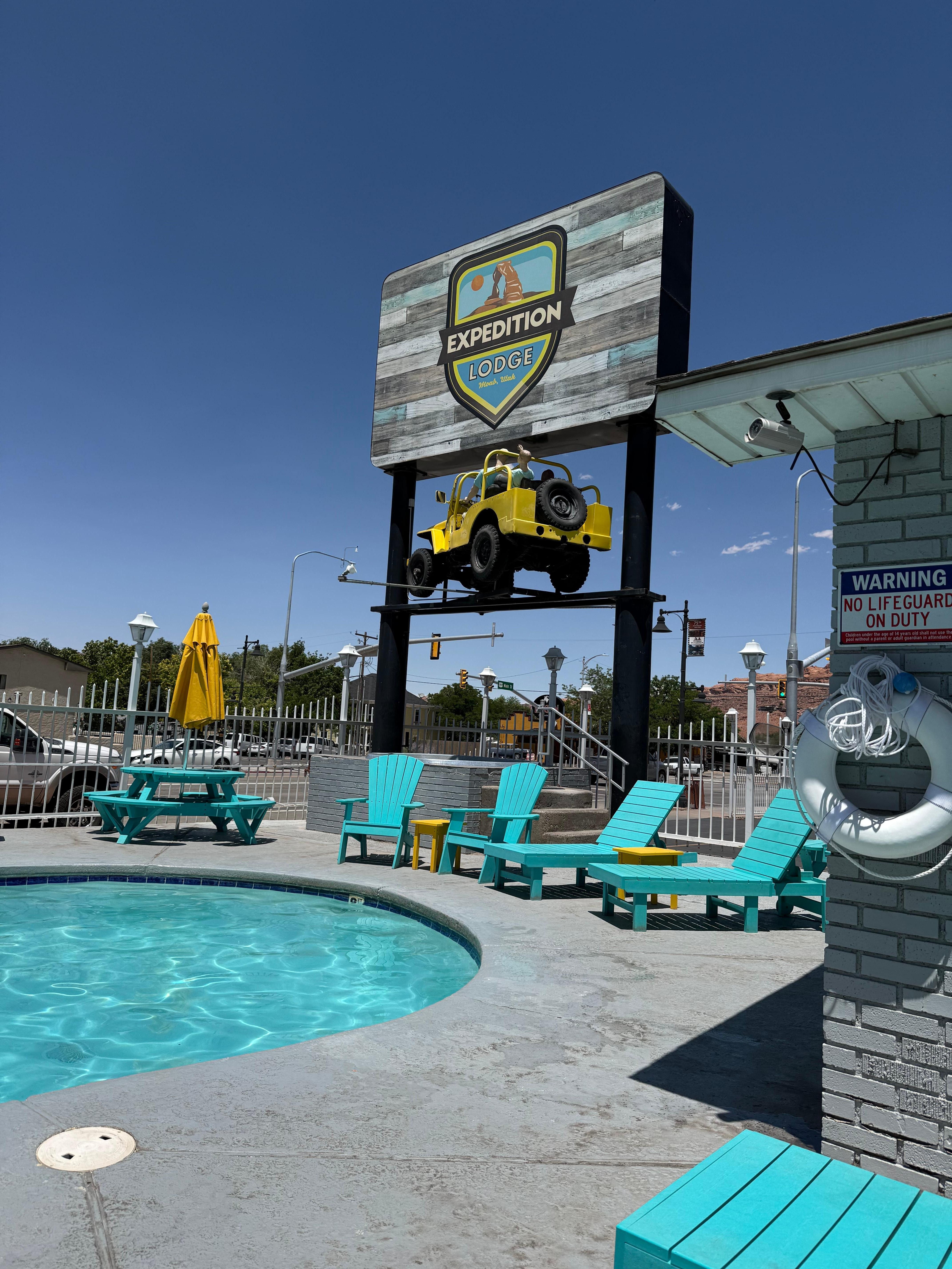 Loved the 50s decor of the hotel, as well as the sign out front!