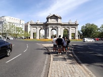 Puerta de Alcala, walking distance from hotel.