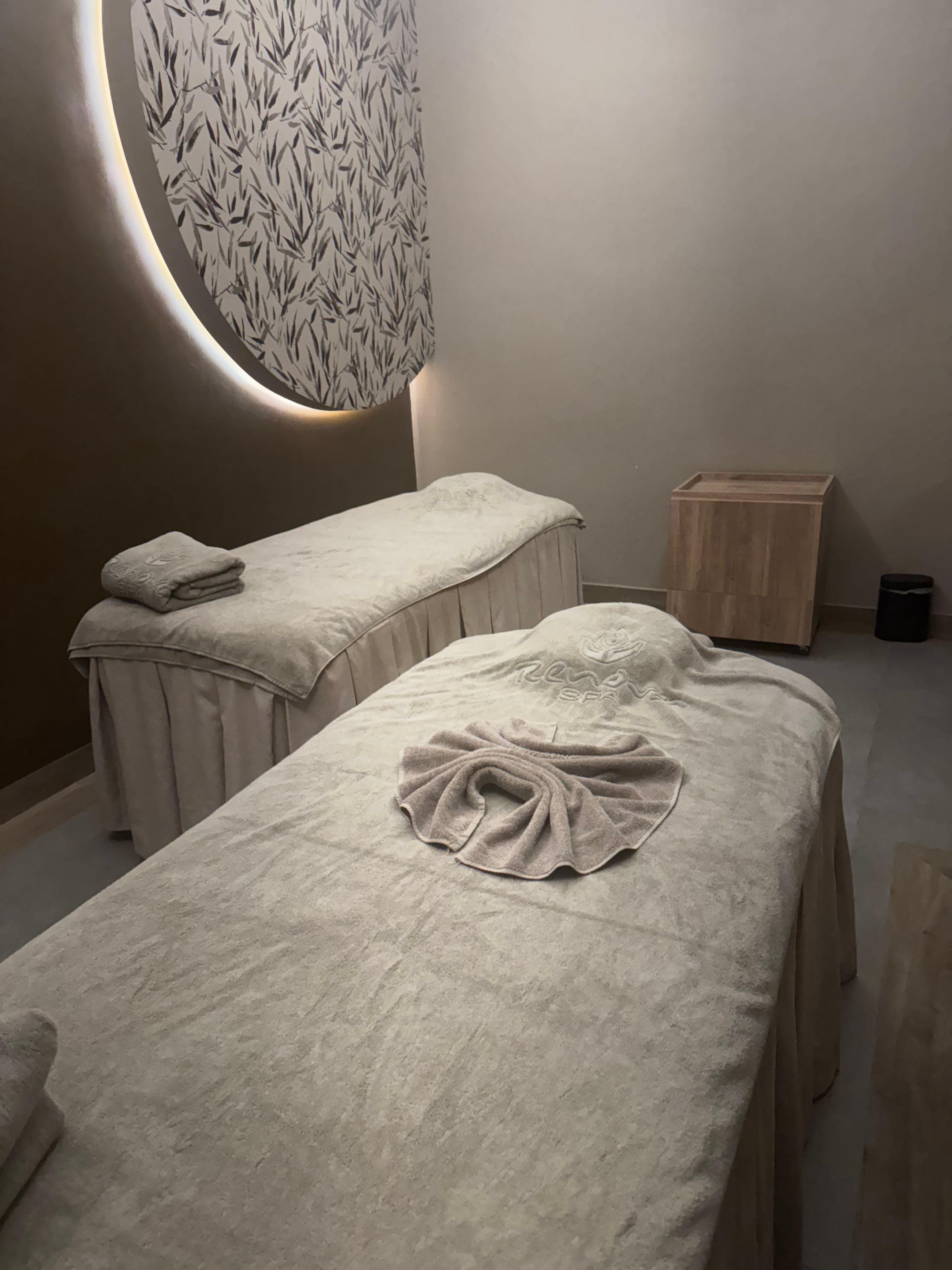 Couples massage 