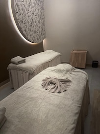 Couples massage