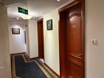 部屋前の廊下。