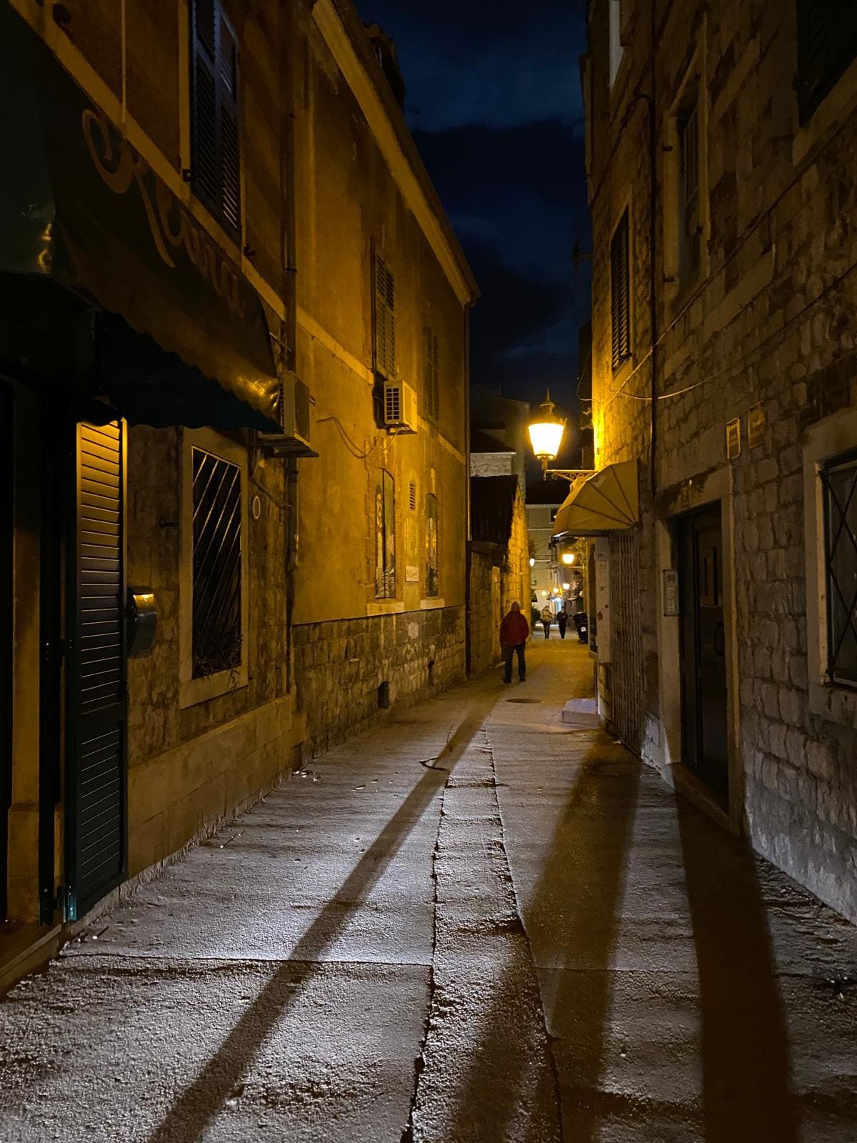 Vor dem Haus Richtung Altstadt 