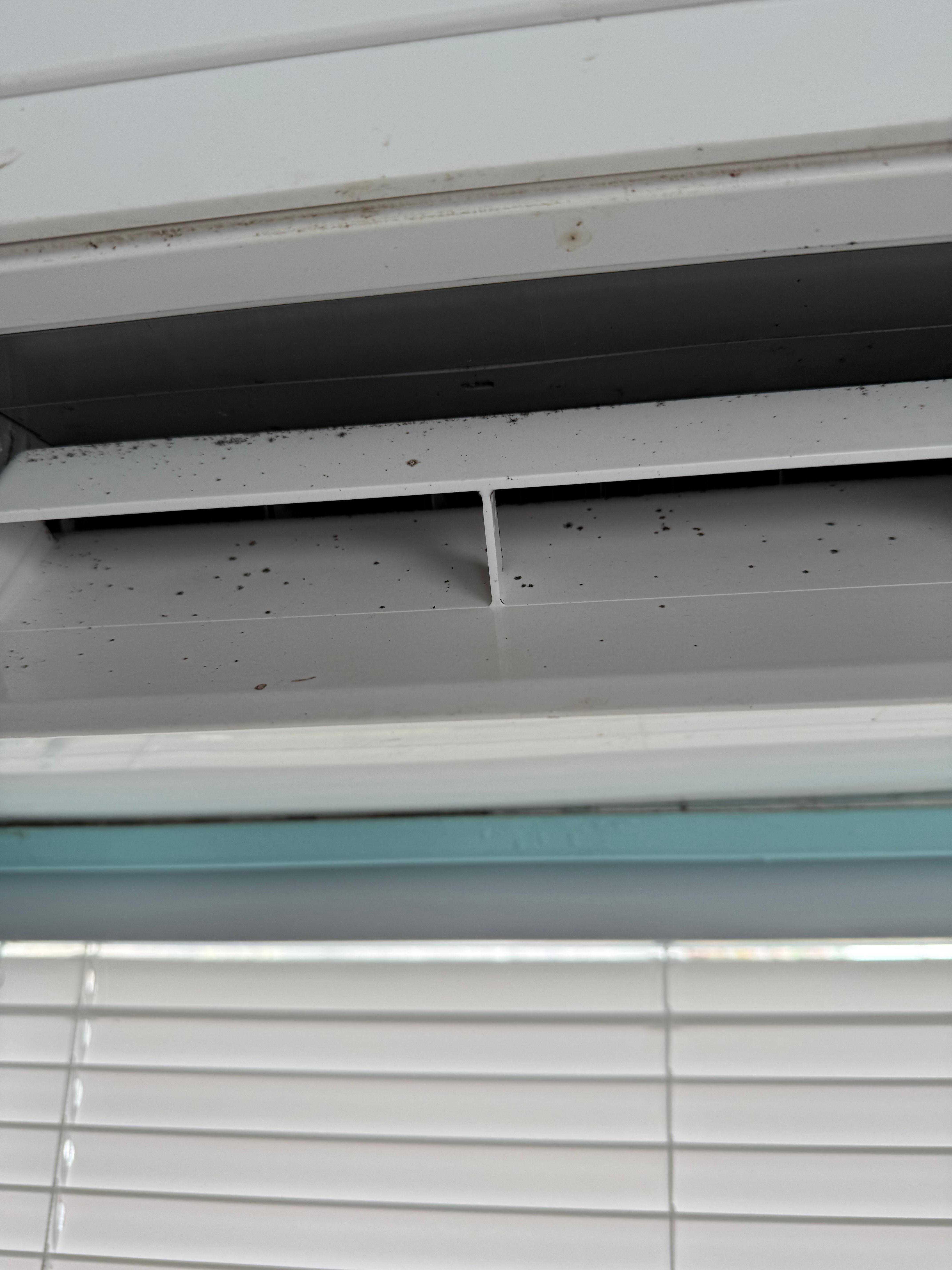 Air conditioning vent directly over the stove top