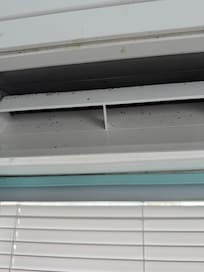 Air conditioning vent directly over the stove top