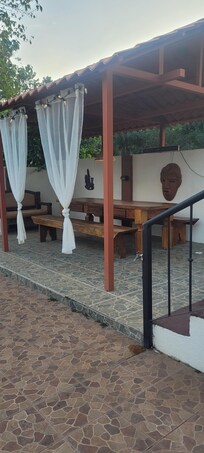 eating area where they serve you breskfast