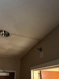 Water leaking from light room 2 (126)