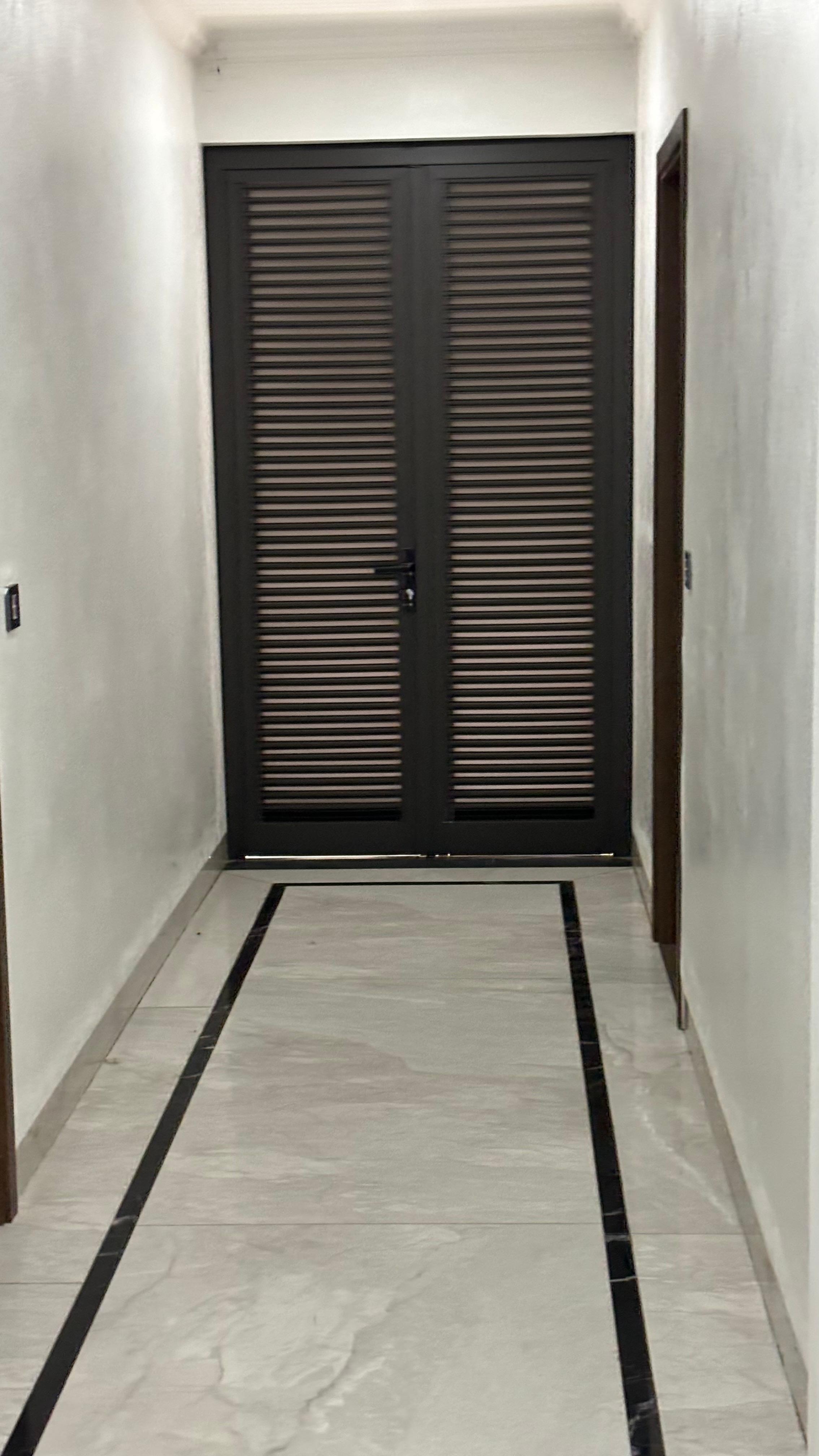 Noice get though this wooden dor.