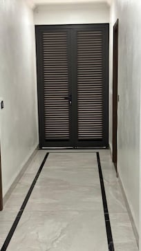 Noice get though this wooden dor.