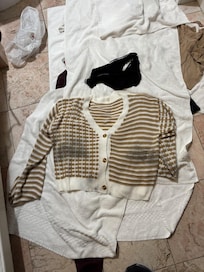 Most of my clothing was stained because they sat in the suitcase for 8 hours